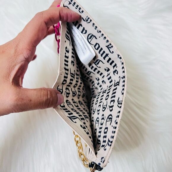 Juicy couture “Can’t tame her “ Bifold Wallet With Pullout Credit Card Holder - Picture 6 of 6